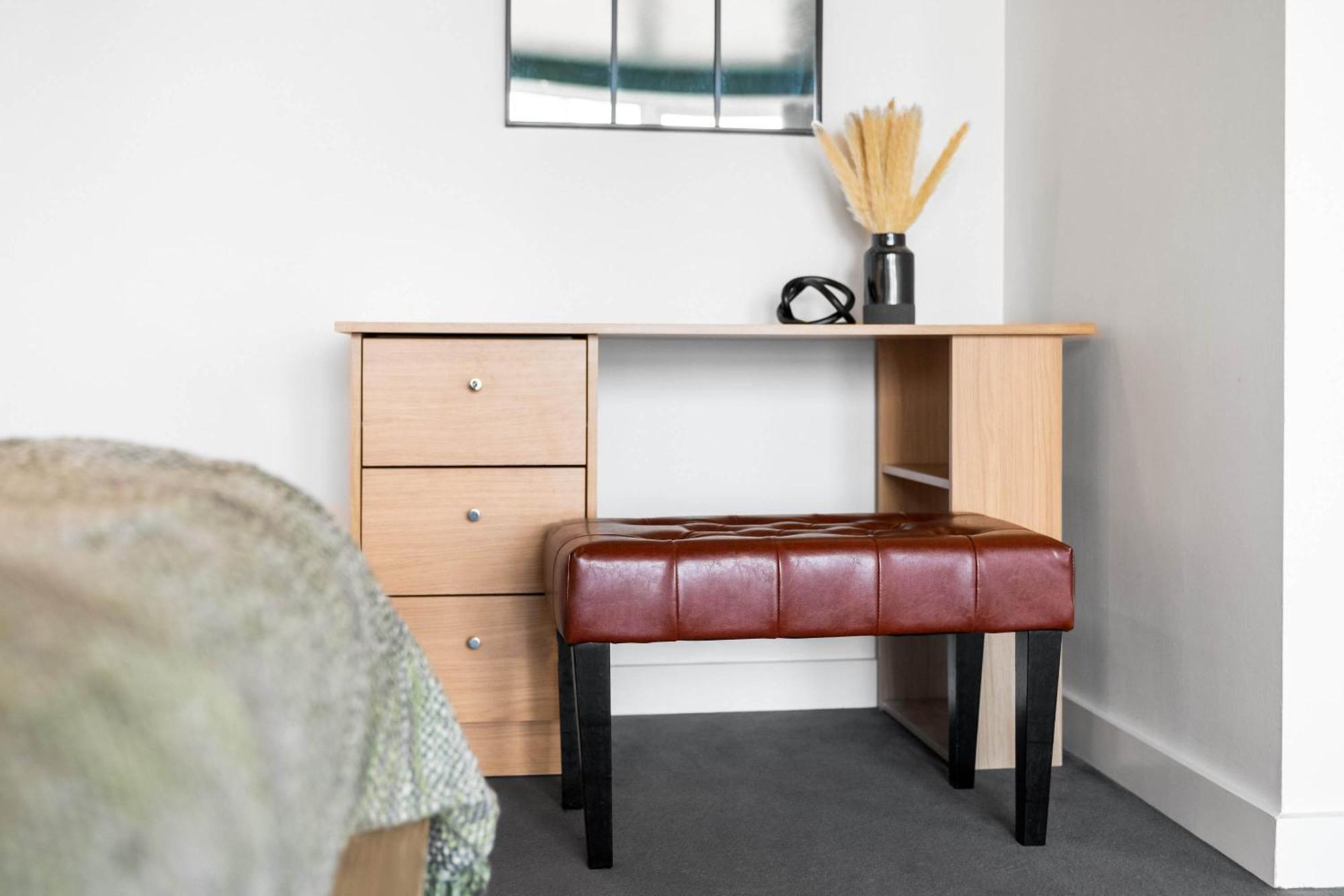Stylish Two Bedroom - Centre - - Secure Parking - Excellent Location - 116q Apartment Birmingham