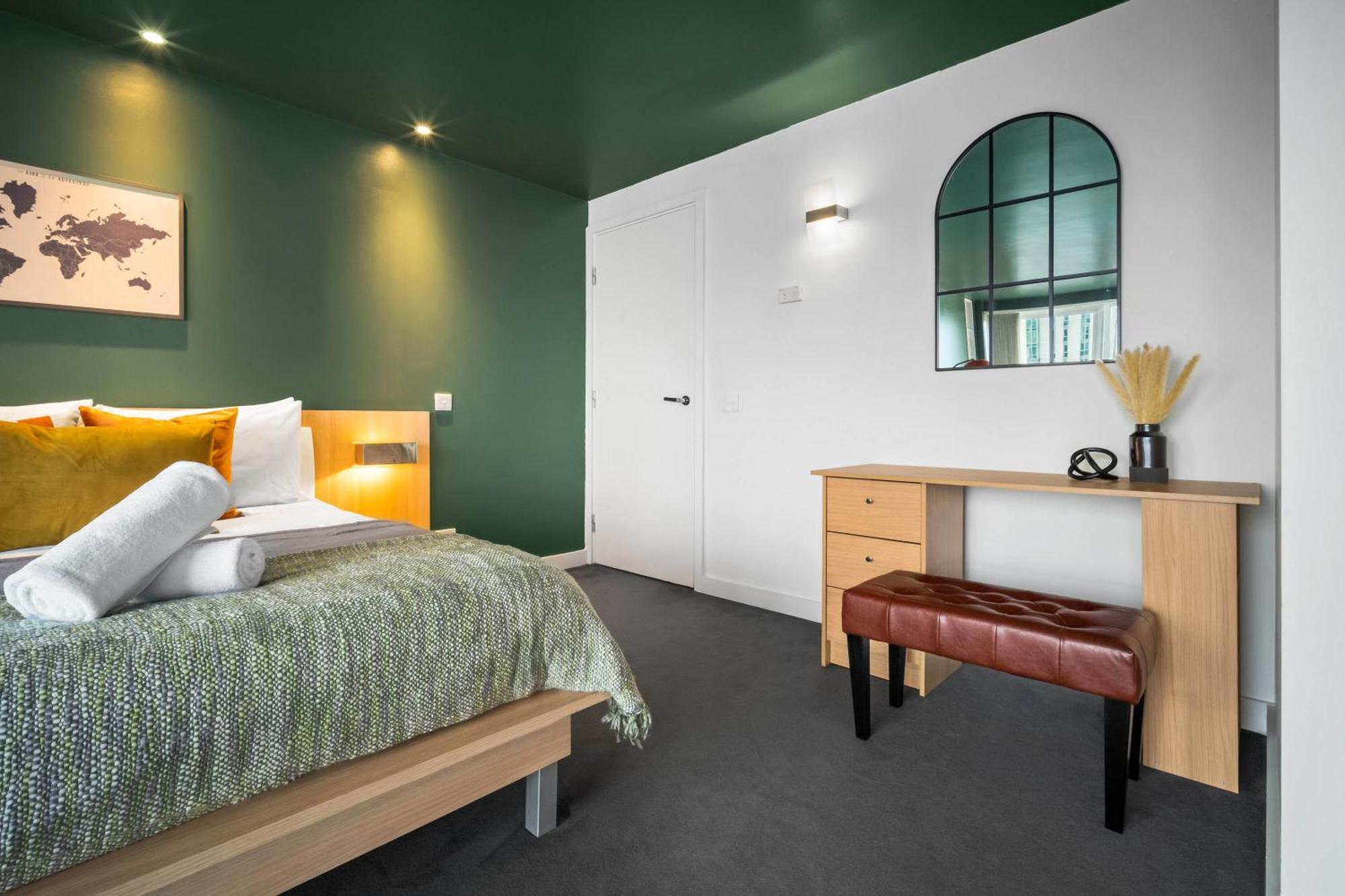 Apartment Stylish Two Bedroom - Centre - - Secure Parking - Excellent Location - 116q Birmingham